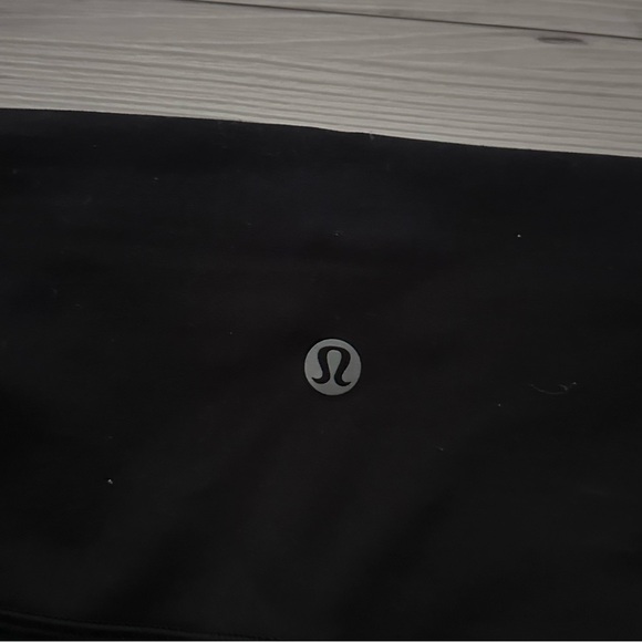 Lululemon Align Black Women's High-Waisted Shorts - 4” inseam - Picture 3 of 3